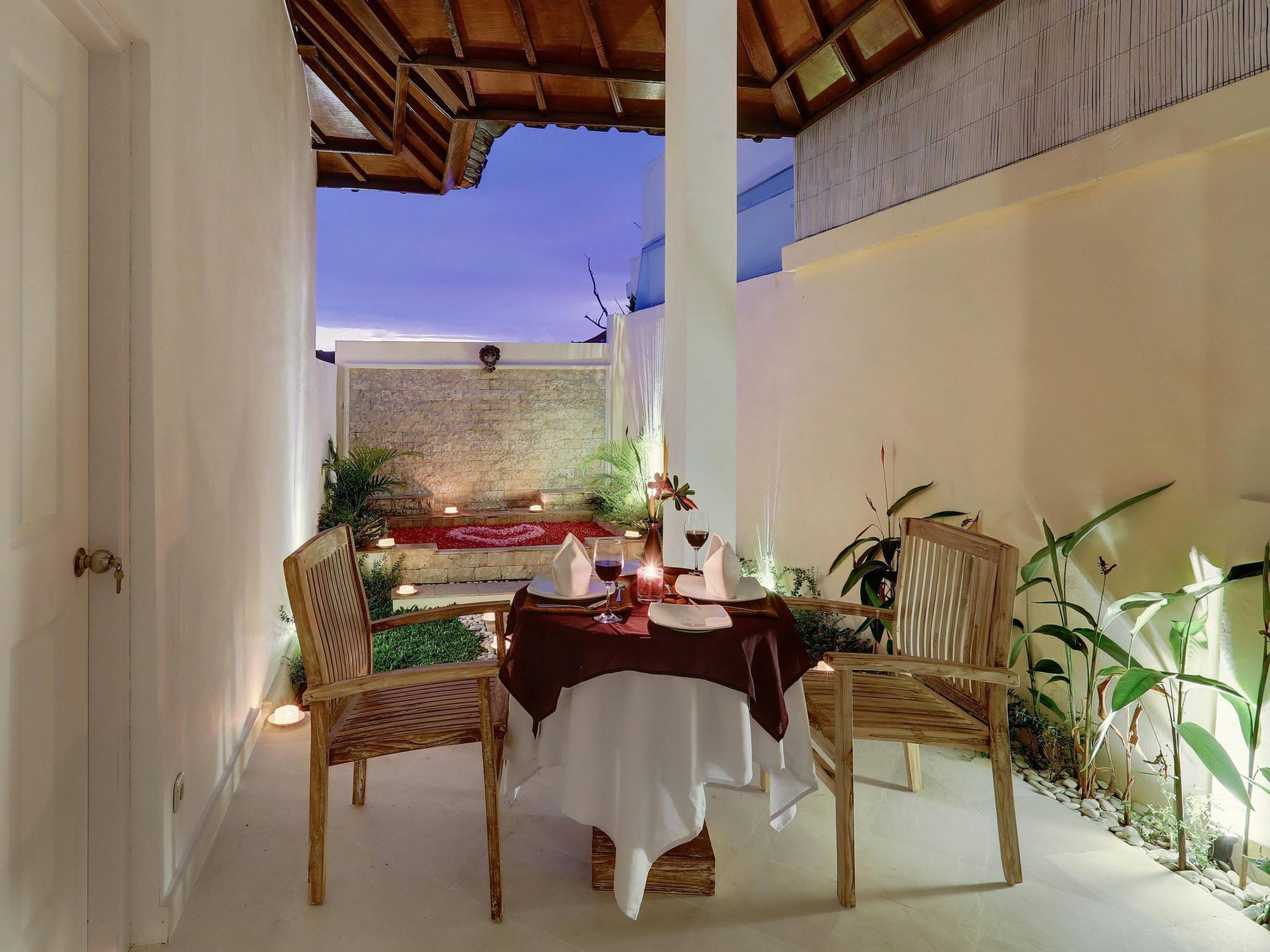 Nipuri Resort And Villas Seminyak By Kamara Exterior photo